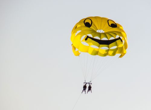 parachute paragliding yellow