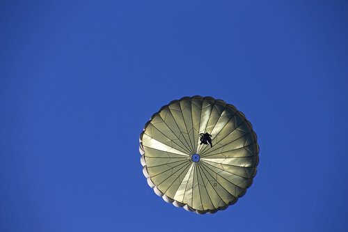 parachute  soldier  float