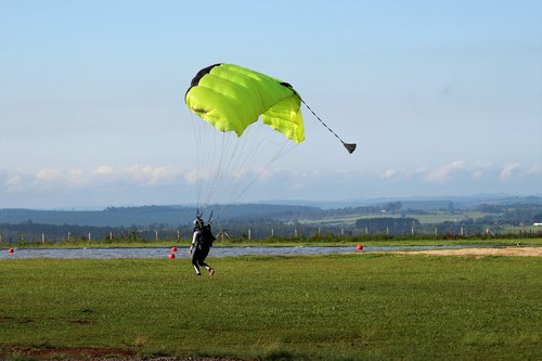 parachute  boituva  skydiving