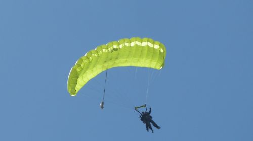parachute parachutist sky