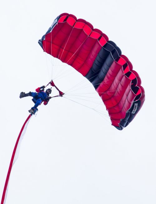 parachutes jumping aviation