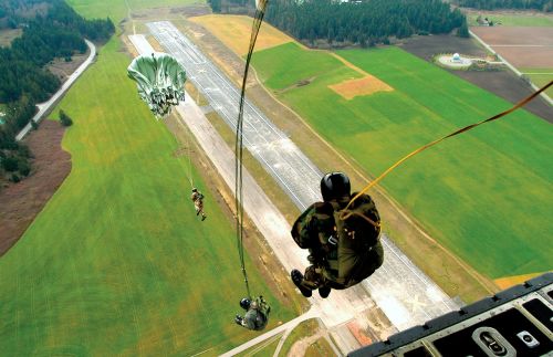 parachutist paratrooper round caps