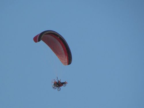 paraglider motorized sky