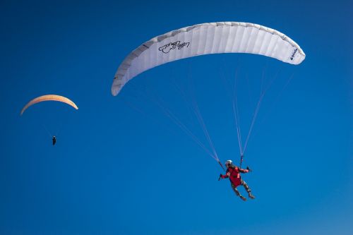 paraglider fly air