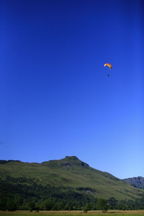 paragliding landscape fly