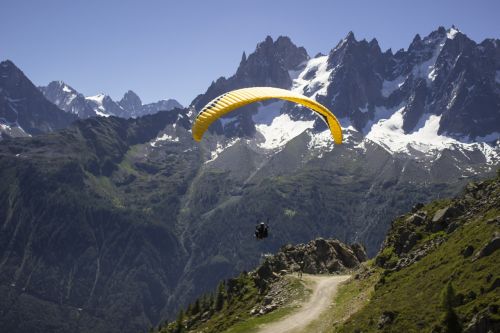 paragliding mountains sport