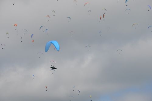 paragliding italy sky