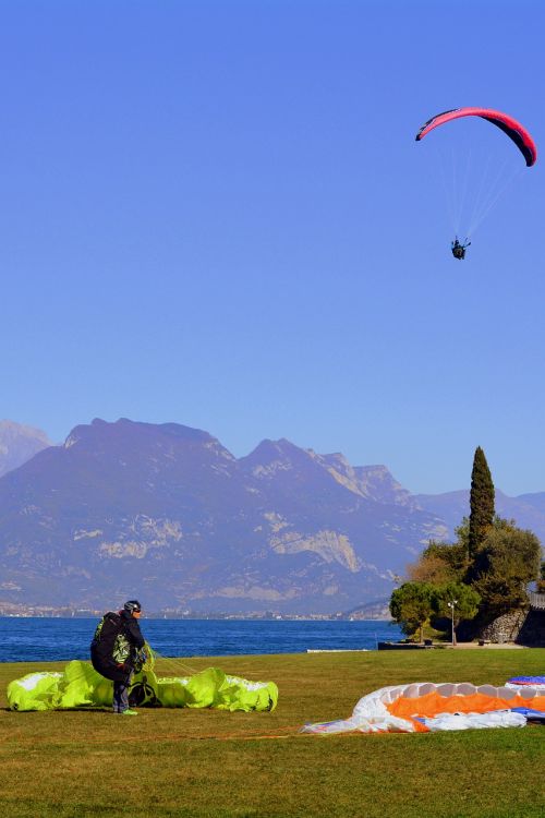 paragliding landing prato