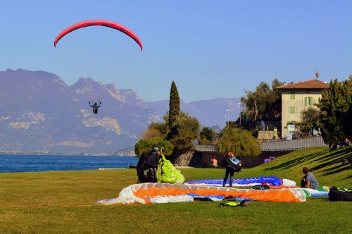 paragliding landing prato