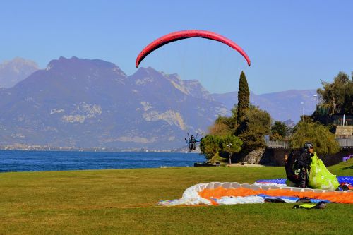 paragliding landing prato