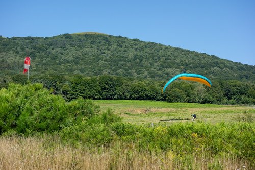paragliding  puy-de-dome  hill