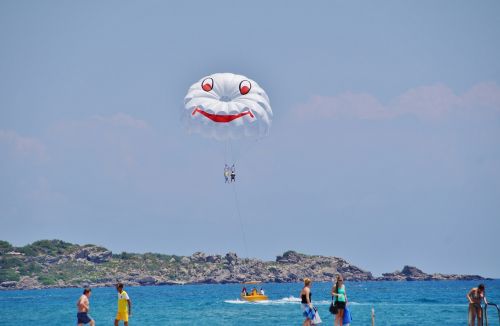parasailing paragliding sea