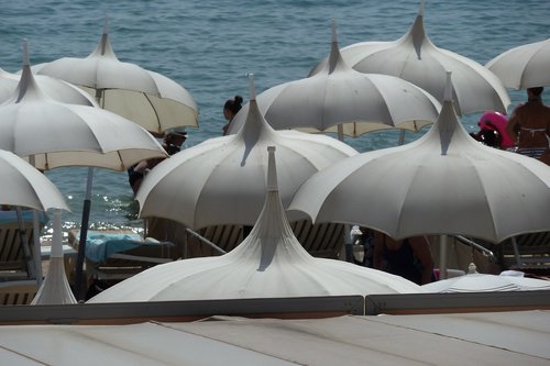 parasol  cannes  beach