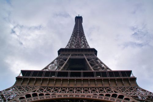 paris eiffel tower clouds