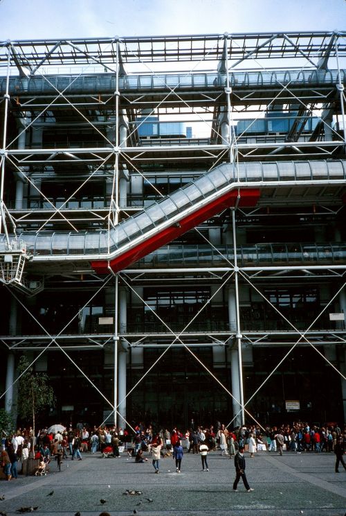 paris museum building