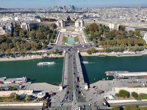 paris eiffel tower