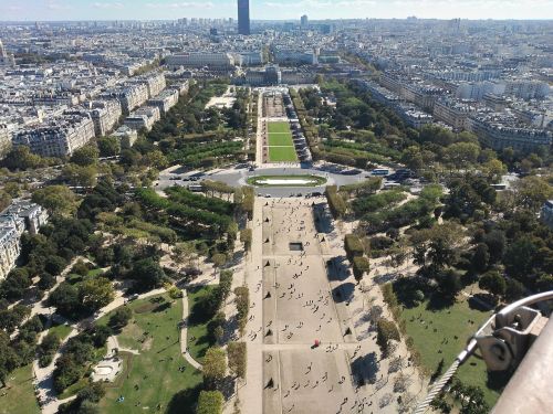 paris eiffel tower