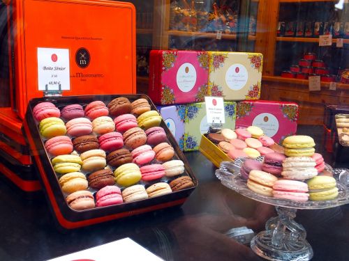 paris macarons cakes