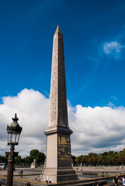 paris obelisk square