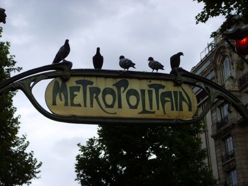 Paris Pigeons&#039; Perch