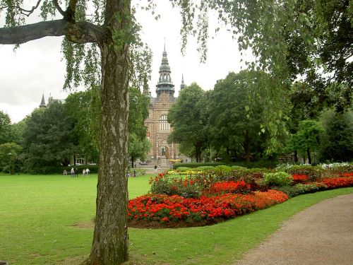 park flowers red