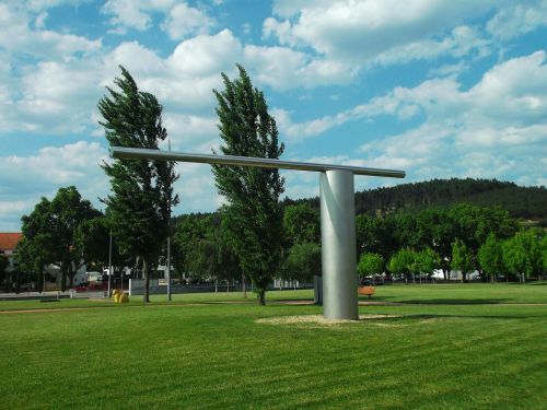 park sculpture almourol new nacelle village