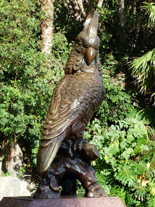parrot figure bronze statue