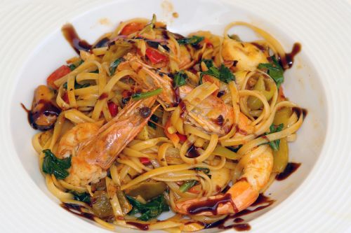 pasta shrimps food