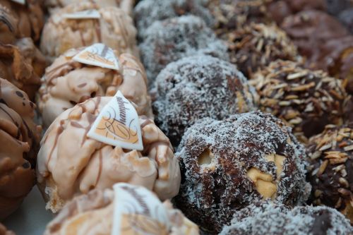 pastries sweetness snow bales