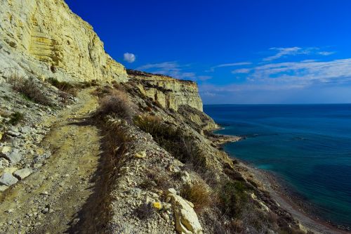 path cliffs sea