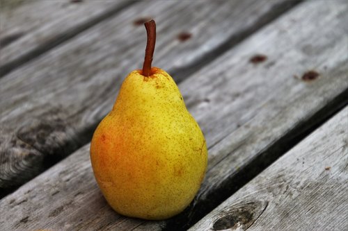 pear  fruit  vitamins