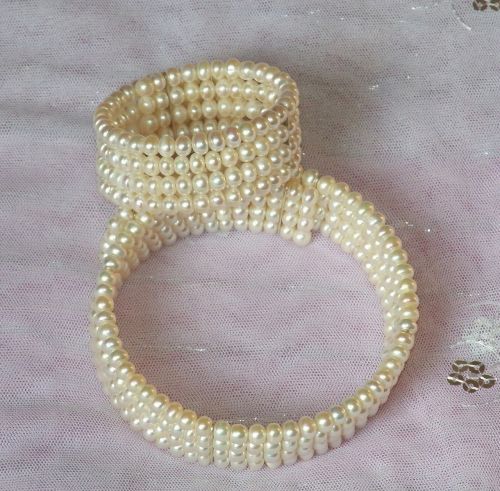pearl choker necklace bracelet