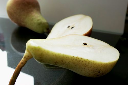 pears fruit vitamins