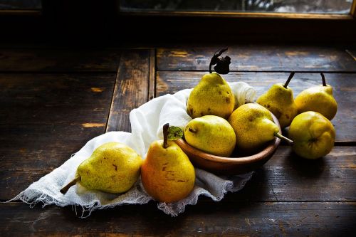 pears table wood