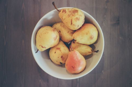 pears fruits bowl