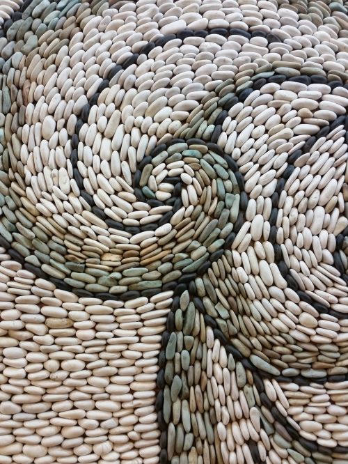 pebbles pattern waves