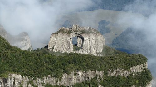 pedra furada urubici serra