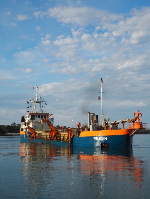 pelican boat ship