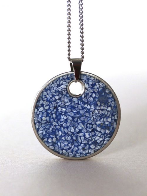 pendant necklace round blue