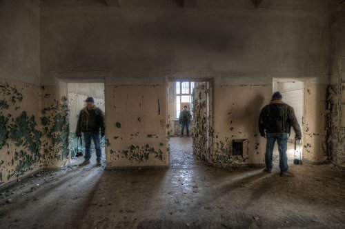 people  indoors  asylum