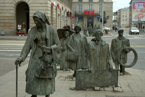 people monument poland