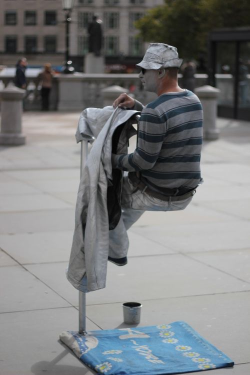 performer street statue