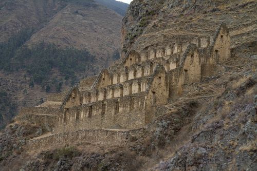 peru ollantaytambo inca ruins