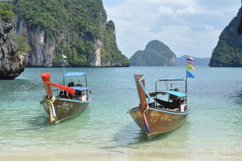 phi phi island thailand boats