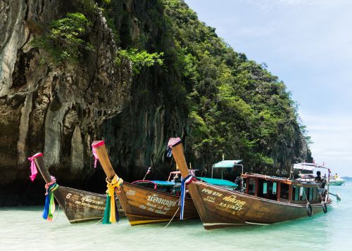 phi phi island tour phuket colorful boats