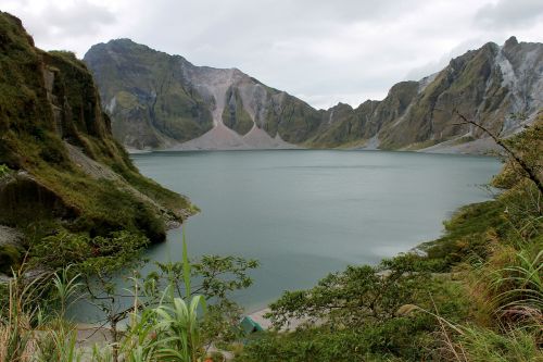 philippines mt pinatubo trekking