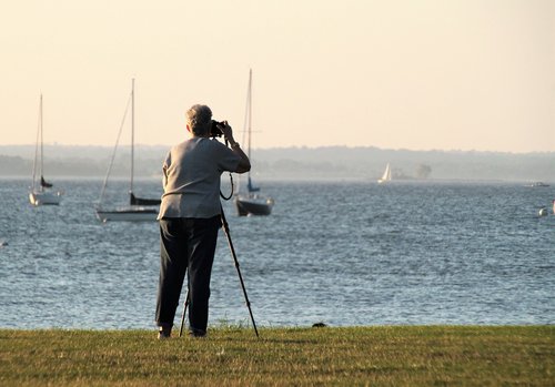 photographer  woman  bay