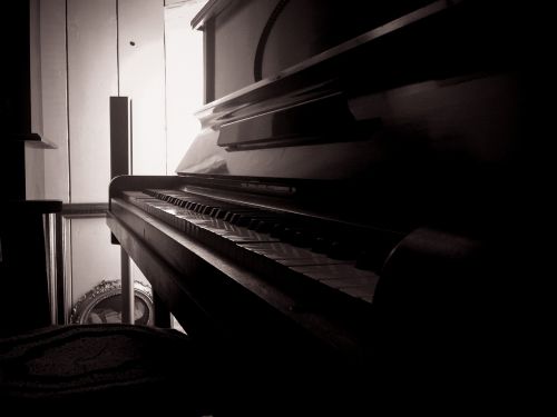 piano loneliness romance
