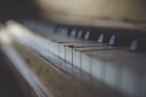 piano keyboard musical