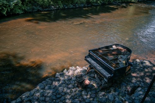 piano  river  water